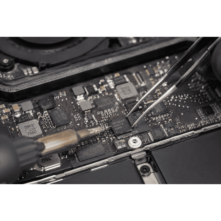 Remplacement IC puce de charge MacBook Air et MacBook Pro