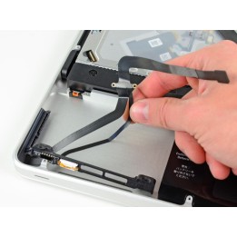 Réparation nappe disque dur MacBook Pro 15 à Paris | Macinfo