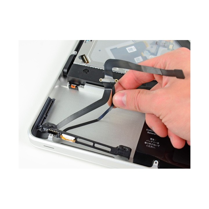 Réparation nappe disque dur MacBook Pro 15 à Paris | Macinfo